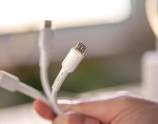 Por que o conector USB-C é melhor do que o Lightning?